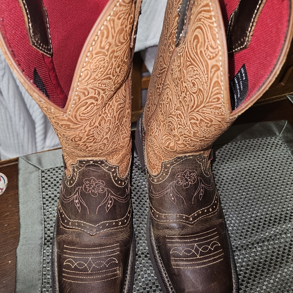 Justin Boots Two-Tone Embossed Tan Shaft with Dark Brown Foot Heeled Boots - Picture 2 of 5